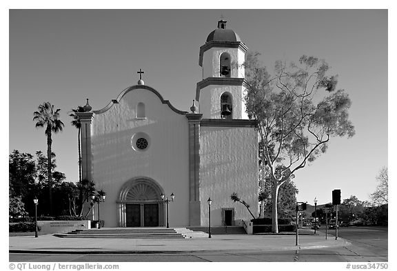 Mission basilica. San Juan Capistrano, Orange County, California, USA (black and white)