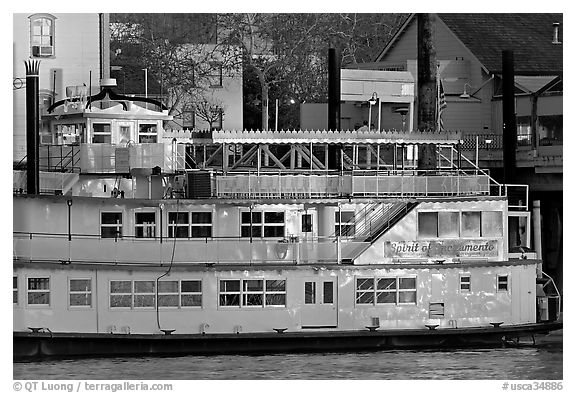 Last light on the Spirit of Sacramento riverboat. Sacramento, California, USA (black and white)