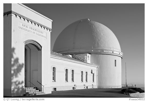 Lick obervatory, late afternoon. San Jose, California, USA (black and white)