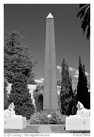 Oblisk and Sphynx, Rosicrucian Museum. San Jose, California, USA (black and white)