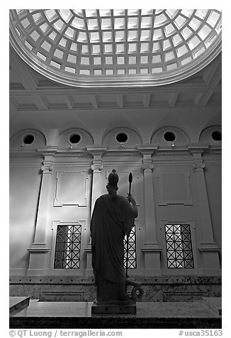 Main hall inside Cantor Center. Stanford University, California, USA