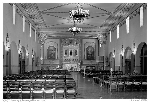 Chapel interior, Mission Santa Clara de Asis, Santa Clara University. Santa Clara,  California, USA (black and white)