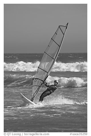 Windsurer leaning back, Waddell Creek Beach. California, USA (black and white)
