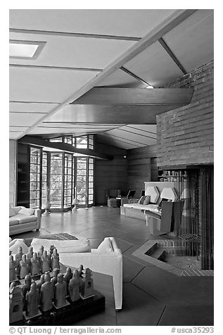Living room and fireplace, Hanna House. Stanford University, California, USA