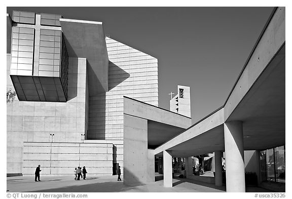 Cathedral of our Lady of the Angels, designed by Jose Rafael Moneo. Los Angeles, California, USA (black and white)