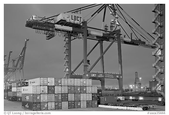 Countainers and cranes, Port of Los Angeles, dusk. Long Beach, Los Angeles, California, USA (black and white)