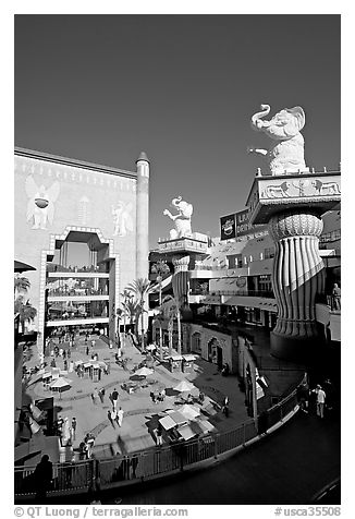 Hollywood and Highland shopping and entertainment complex. Hollywood, Los Angeles, California, USA