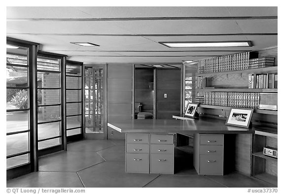 Library and study, Hanna House, a Frank Lloyd Wright masterpiece. Stanford University, California, USA (black and white)