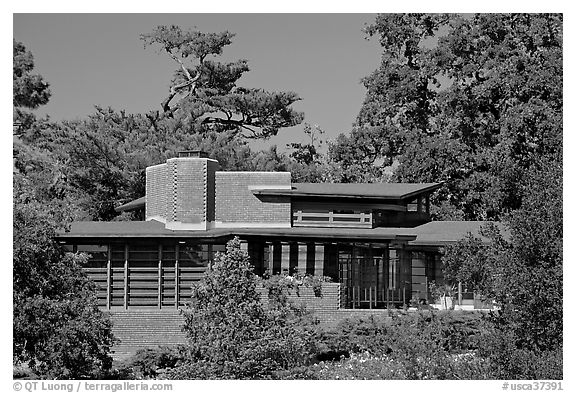 Facade , Hanna House, a Frank Lloyd Wright masterpiece. Stanford University, California, USA (black and white)