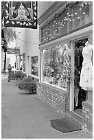 Giftshop decorated with pumpkins. Half Moon Bay, California, USA (black and white)