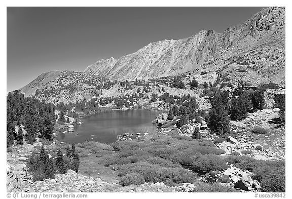 Lake and Inconsolable Range, John Muir Wilderness. California, USA