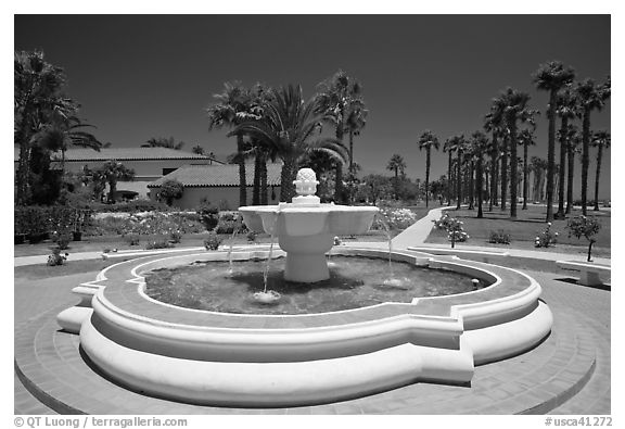 Fountain and palm trees. Santa Barbara, California, USA