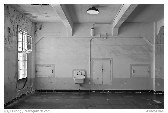 Lavatory and walls in main block, Alcatraz prison. San Francisco, California, USA