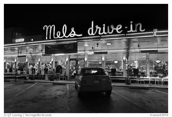 Mels drive-in dinner at night. San Francisco, California, USA (black and white)