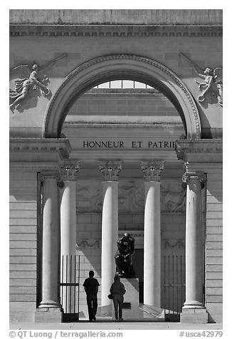 Entrance, Rodin sculpture, and visitors, California Palace of the Legion of Honor museum. San Francisco, California, USA