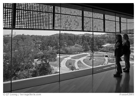 Observation room on top of Hamon Tower, De Young museum, Golden Gate Park. San Francisco, California, USA