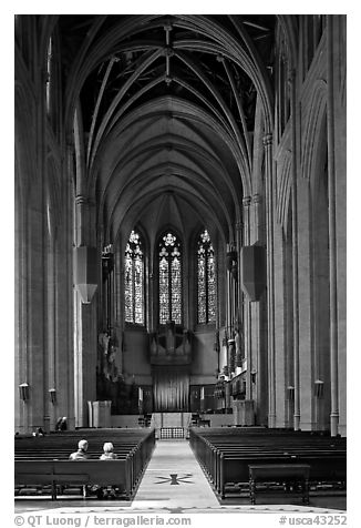 Nave, Grace Cathedral. San Francisco, California, USA (black and white)