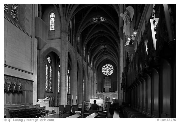 Grace Cathedral interior with church organist, Grace Cathedral. San Francisco, California, USA