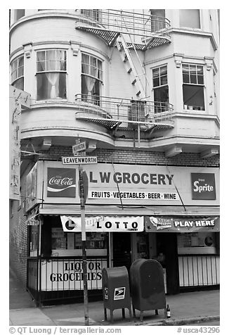 Grocery store. San Francisco, California, USA (black and white)