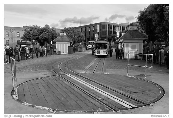 Turn table at cable car terminus. San Francisco, California, USA (black and white)