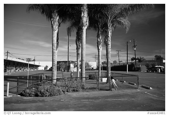 Girl and people park, Bergamot Station arts center. Santa Monica, Los Angeles, California, USA
