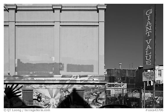 Building and sign, Mission District. San Francisco, California, USA