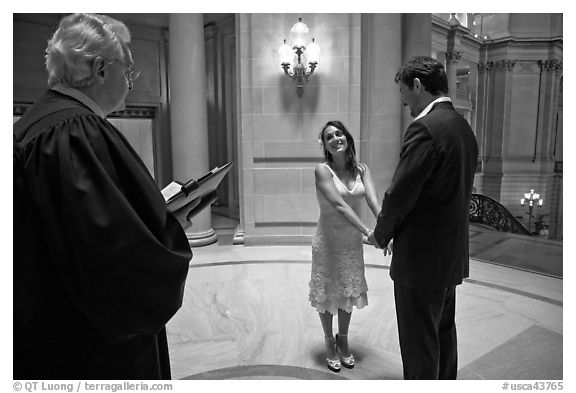 Marriage in the City Hall rotunda. San Francisco, California, USA (black and white)