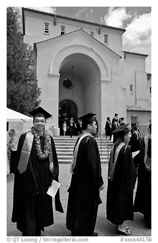 Students in academicals lined up in front of Memorial auditorium. Stanford University, California, USA (black and white)