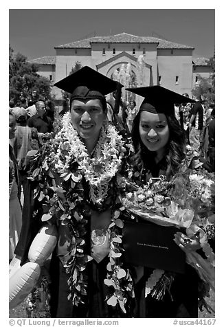 Graduates wearing flower garlands. Stanford University, California, USA (black and white)