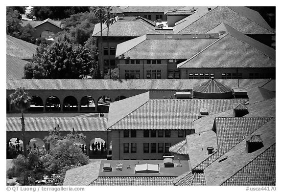 Mauresque architecture in Main Quad. Stanford University, California, USA (black and white)