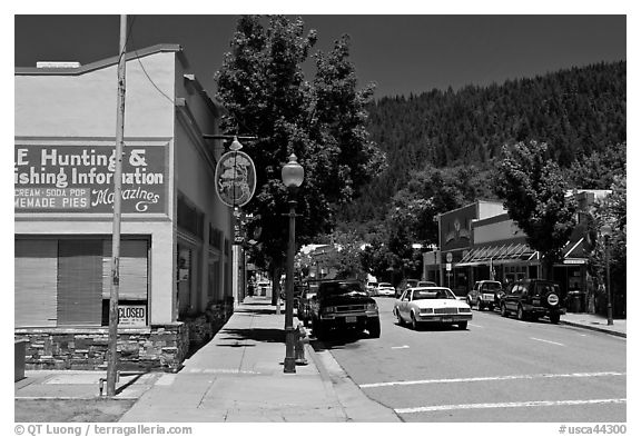 Old car in town center, Dunsmuir. California, USA (black and white)