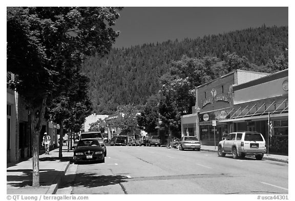 Main street, Dunsmuir. California, USA