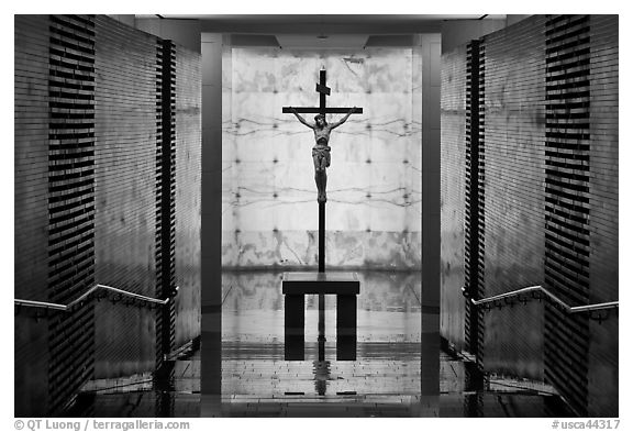 View entering crypt, Christ the Light Cathedral. Oakland, California, USA