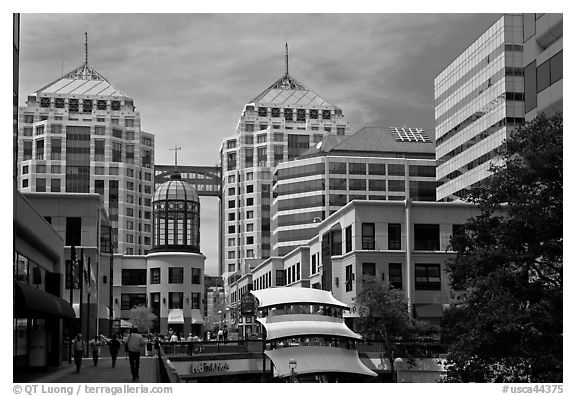 City center mall and Federal building. Oakland, California, USA (black and white)