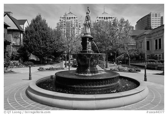 Fountain, Preservation Park. Oakland, California, USA (black and white)