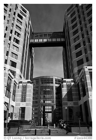 Federal building. Oakland, California, USA (black and white)