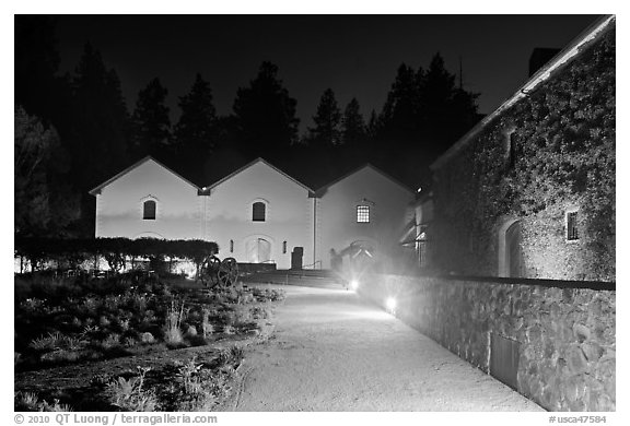 Winery courtyard, Hess Collection. Napa Valley, California, USA (black and white)