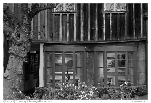 Art gallery housed in old house. Carmel-by-the-Sea, California, USA (black and white)