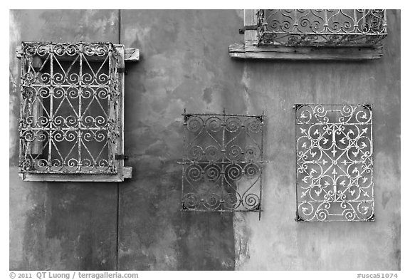 Painted wall and grids. Santana Row, San Jose, California, USA (black and white)