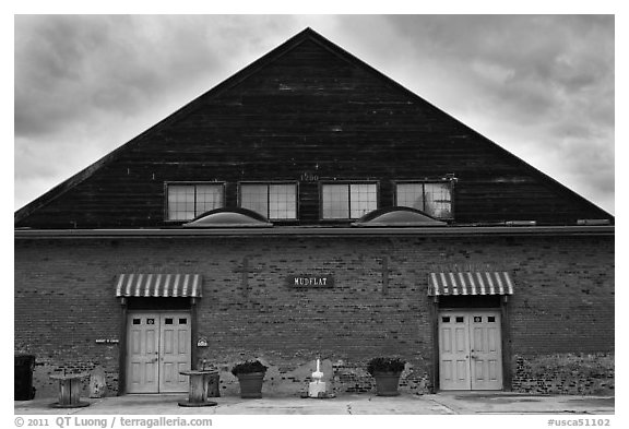 Mudflat building, Alviso. San Jose, California, USA (black and white)