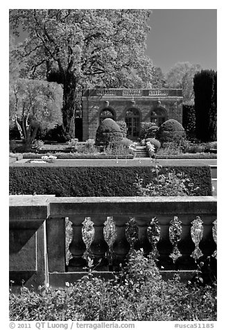 Balustrade, sunken garden, and garden house, Filoli estate. Woodside,  California, USA (black and white)