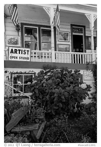 Art gallery, Sausalito. California, USA (black and white)