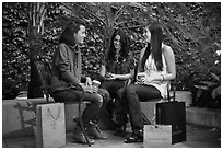 Women with shopping bags, Stanford Shopping Center. Stanford University, California, USA (black and white)