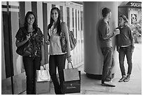 Shoppers and students, Stanford Shopping Center. Stanford University, California, USA (black and white)