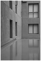 Blue walls and reflecting tool, Schwab Residential Center. Stanford University, California, USA ( black and white)