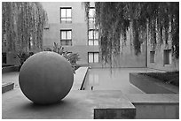 Courtyard of Schwab Center, Stanford Business School. Stanford University, California, USA (black and white)