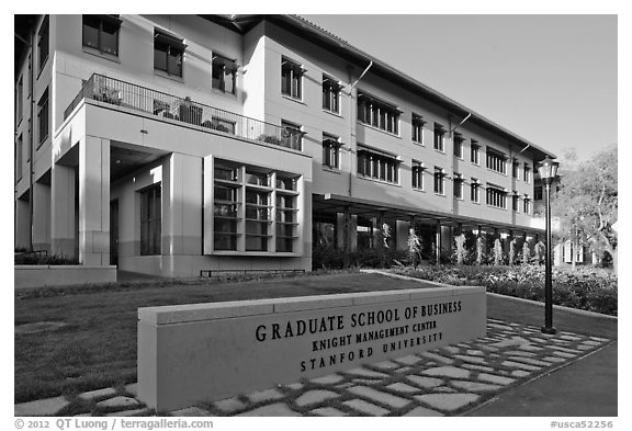 Knight Management Center, Graduate School of Business. Stanford University, California, USA (black and white)
