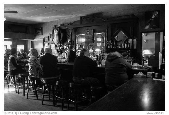 Inside Duarte Tavern, Pescadero. San Mateo County, California, USA (black and white)