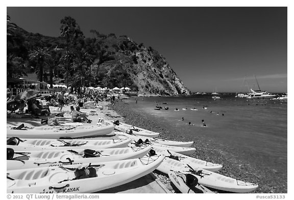 Descanson beach and sea kayaks, Avalon, Santa Catalina Island. California, USA (black and white)