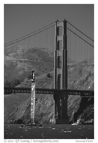 New Zealand Challenger America's cup boats and Golden Gate Bridge. San Francisco, California, USA (black and white)